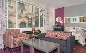 Downtown Studio Apt, Lots Of Natural Light